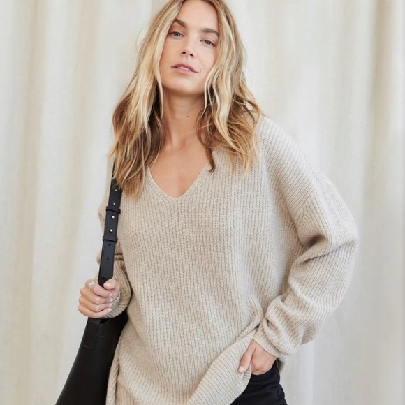Jenni Kayne Cabin Wool Cashmere V Neck Oversized Knit Sweater Pullover Oatmeal - Picture 1 of 12